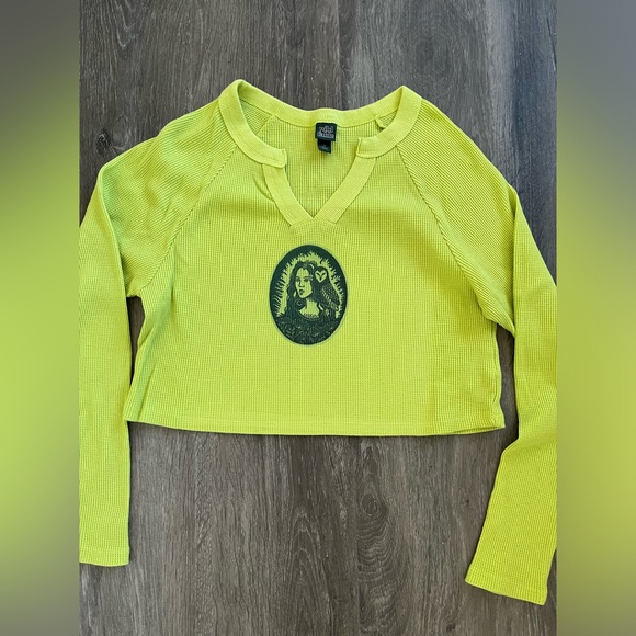 wild fable Tops - Women’s wild fable graphic freya owl long sleeve crop thermal size xs